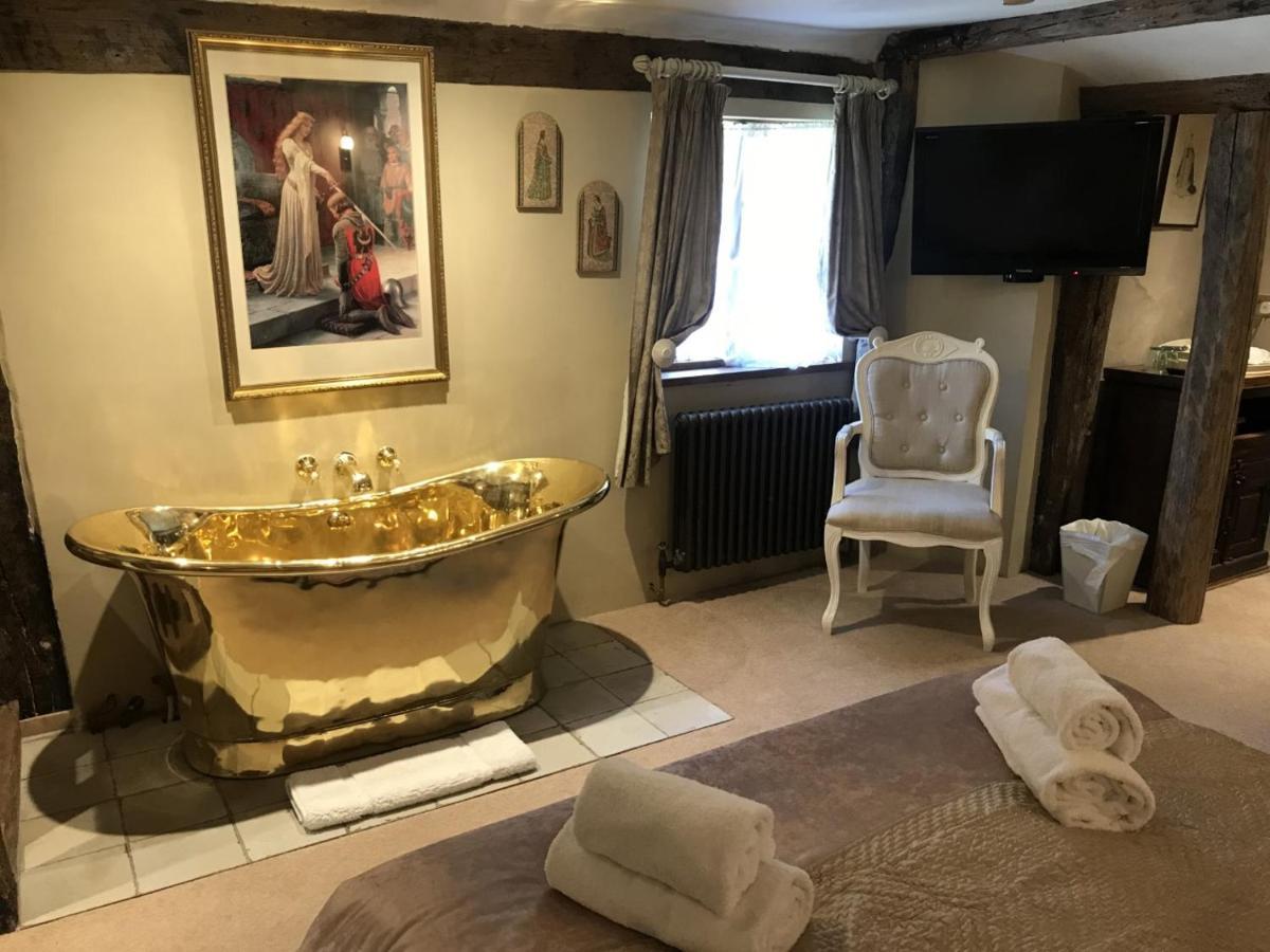 The Chequers 3*